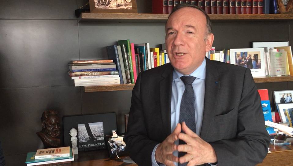pierre-gattaz-bureau pierre-gattaz-bureau